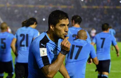 Luis Suárez durante el partido Uruguay-Paraguay