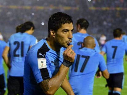 Luis Suárez durante el partido Uruguay-Paraguay