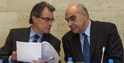 El presidente de la Generalitat, Artur Mas, y el presidente del Consejo Asesor para la Reactivaci&oacute;n Econ&oacute;mica y el Crecimiento (CAREC), Salvador Alemany.