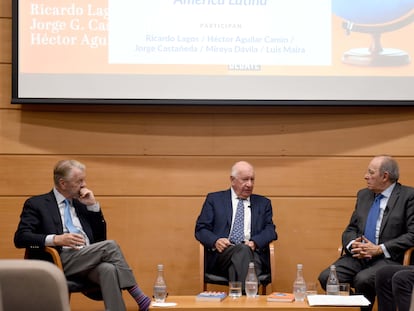 Jorge G. Castañeda (izq.), Ricardo Lagos y Héctor Aguilar Camín presentan en Santiago, Chile, su libro 'La nueva soledad de América Latina'