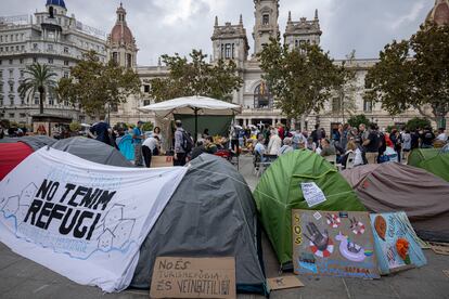 Acampada por la vivienda en Valencia