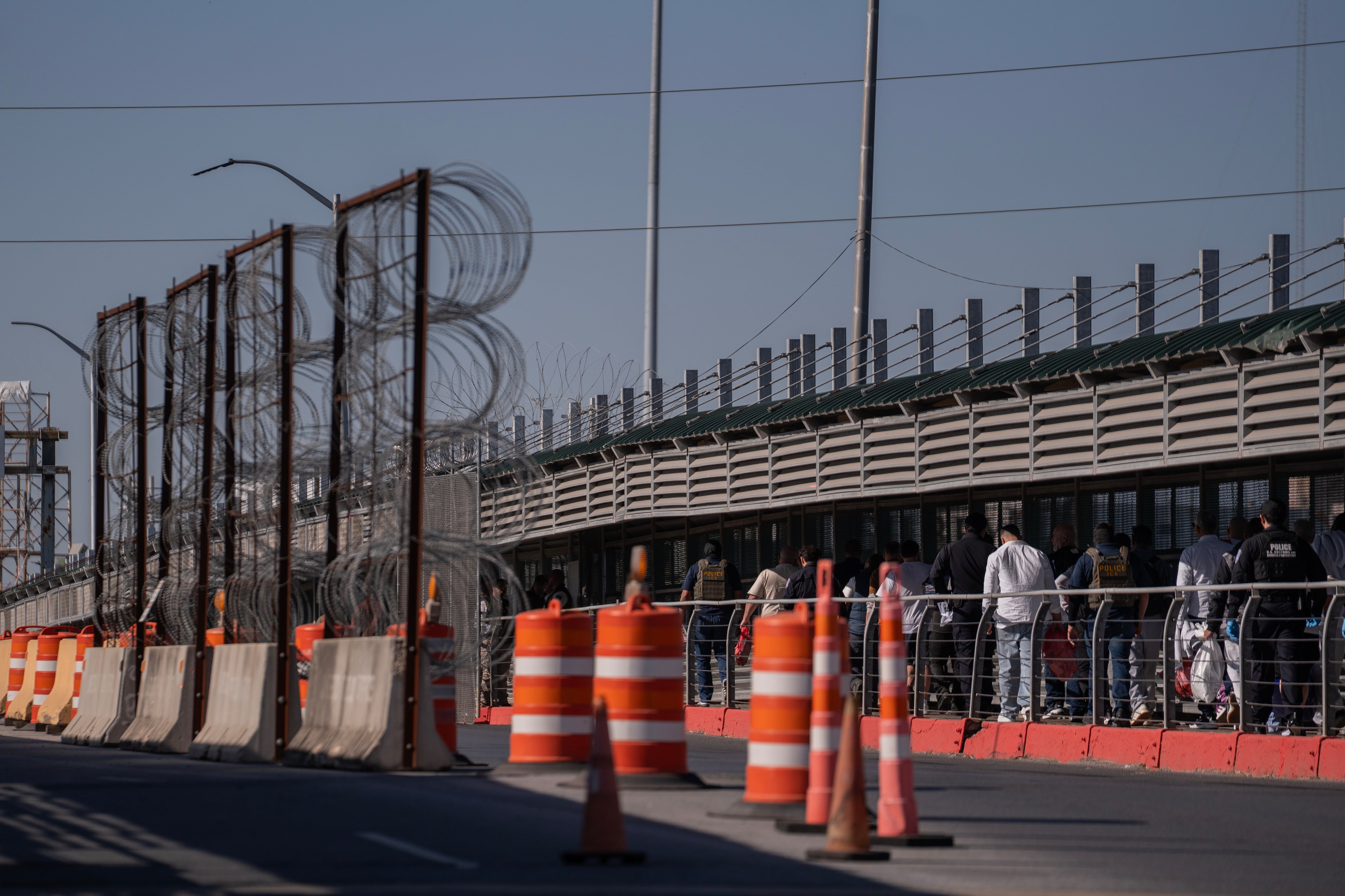 El Tribunal Supremo de Estados Unidos se inclina por autorizar el rechazo de los solicitantes de asilo en la frontera con México