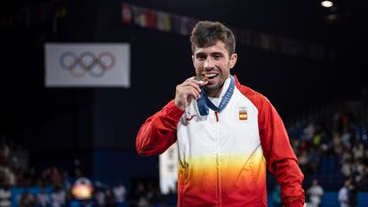 Francisco Garrigós gana la medalla de bronce en judo -60 masculino contra el georgiano Guiorgui Sardalashvili.