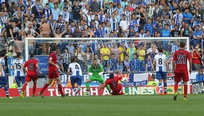 Acuña marca en el Espanyol-Osasuna del 11 de mayo de 2014.