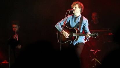 Vance Joy, durante un concierto en Bogotá en 2017. 