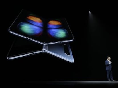 El Galaxy Fold incorpora seis cámaras y se convierte en una tableta de 7,3 pulgadas con capacidad de operar tres aplicaciones a la vez