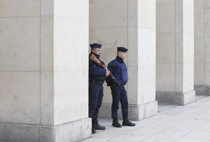 Francia iniciaba el viernes, día de los ataques, un dispositivo especial de seguridad con motivo de la cumbre del Clima que se inicia el día 30 de noviembre en París.