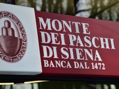 Imagen de un cartel del banco italiano Monte dei Paschi di Siena.