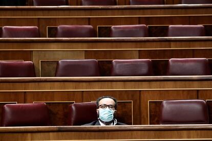 El diputado de Vox, José María Sánchez García, durante el pleno del pasado miércoles en el Congreso sobre el estado de alarma.