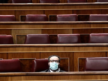 El diputado de Vox, José María Sánchez García, durante el pleno del pasado miércoles en el Congreso sobre el estado de alarma.