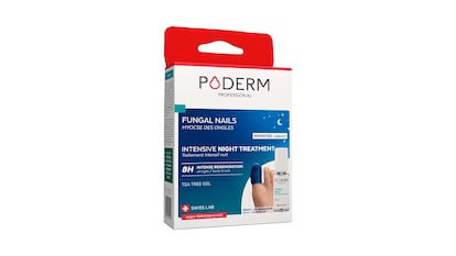 Tratamiento contra los hongos en las uñas sobre fondo blanco.