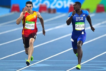 Hortelano y Gatlin, en la semifinal de 200m de los Juegos de Río.