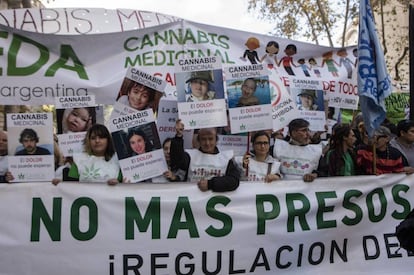 La &uacute;ltima marcha de la marihuana en Argentina fue encabezada por las madres medicinales.