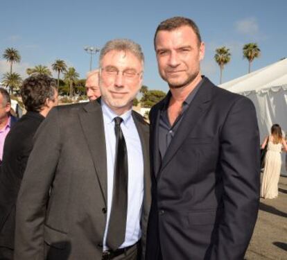 Marty Baron (izquierda) y Liev Schreiber, que le interpreta en 'Spotlight', el 27 de febrero en Santa Mónica, California.