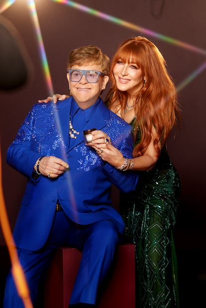 Elton John con un tarro de la superventas Magic Cream, el año pasado. 