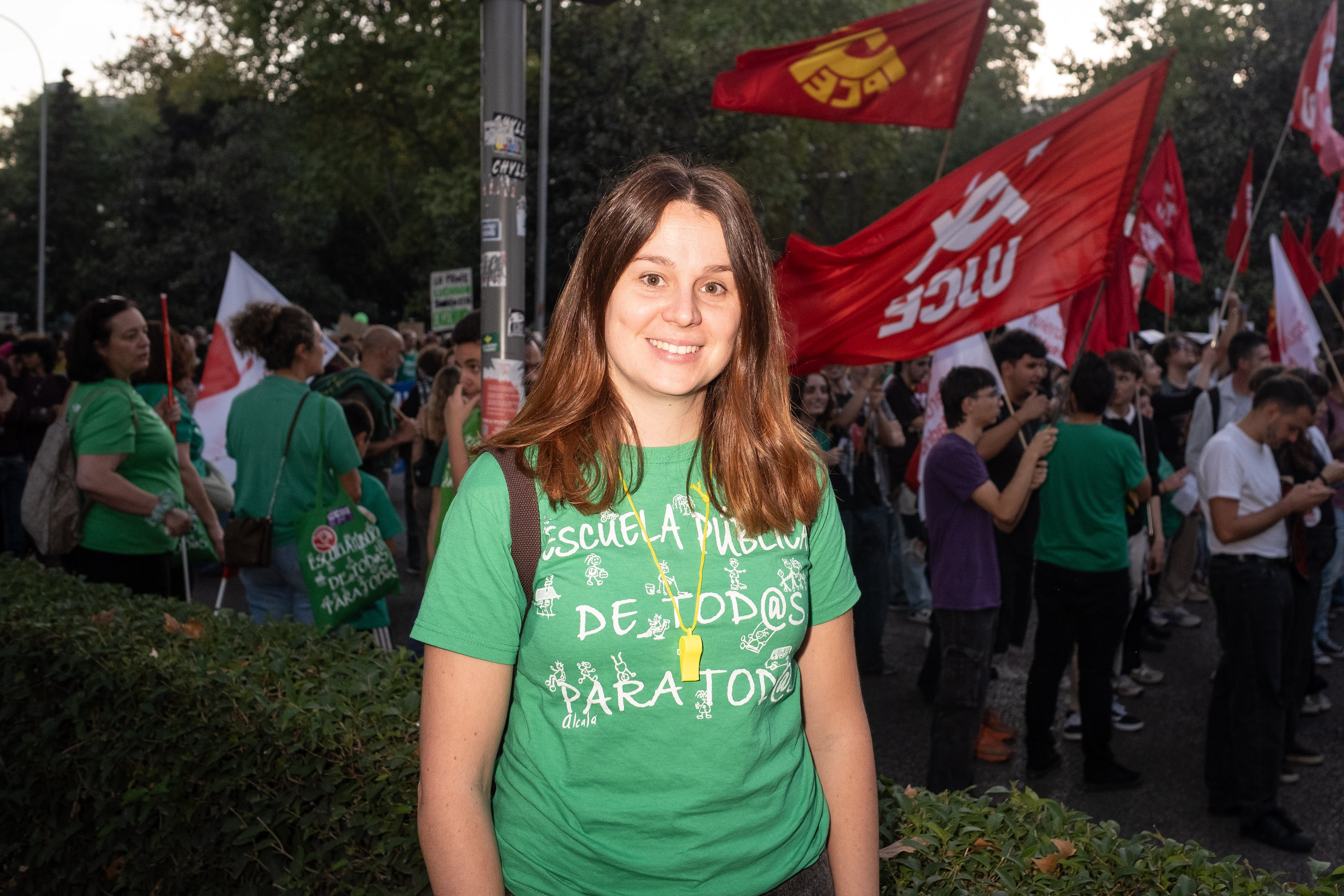 Marta Muñoz, orientadora en el IES Atenea de Alcalá de Henares, durante la manifestación. 
