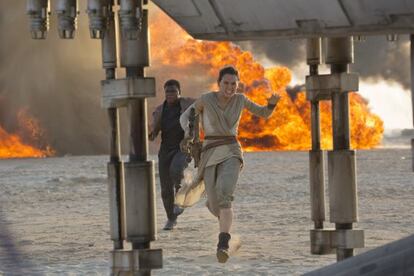 Un momento de ‘Star Wars: El despertar de la Fuerza’, de J. J. Abrams.