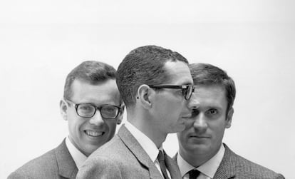 David Mackay, Josep Martorell y Oriol Bohigas, en los años sesenta fotografiados por Leopoldo Pomés.