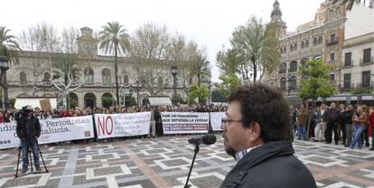 El fotoperiodista Luis Serrano denuncia la precariedad laboral en la profesión.