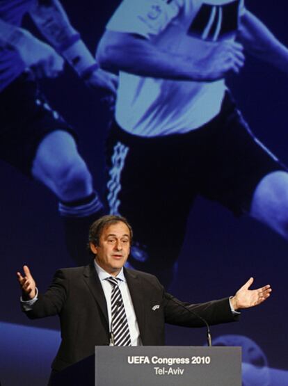 Michel Platini durante el congreso de la UEFA de Tel Aviv.