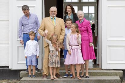 Enrique y Margarita de Dinamarca, con Federico, Mary y los hijos de estos.