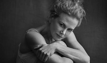 La actriz Nicole Kidman fotografiada por Peter Lindbergh para el Calendario pirelli 2017.