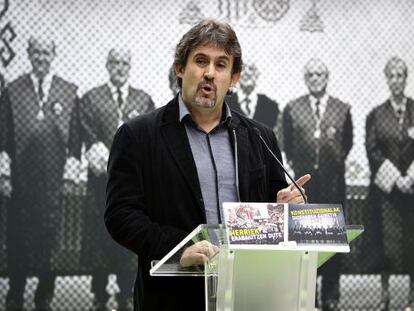 El dirigente EH Bildu Pello Urizar participa en San Sebastián en un acto político de esta formación.