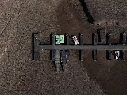 Pantano de Sau, al 5% de su capacidad, con el embarcadero sobre tierra el 27 de enero.