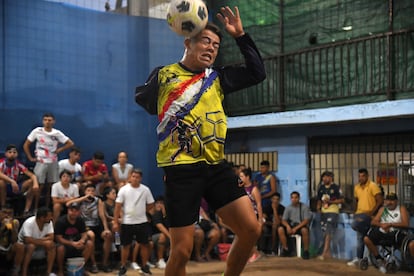El paraguayo Néstor Navarro, figura del Piki Voley que se juega en Argentina.