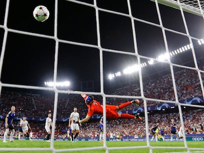 Isco marca el segundo gol del Sevilla en el partido contra el Copenhague en la quinta jornada de la Champions League, en el Ramón Sánchez-Pizjuán este martes.