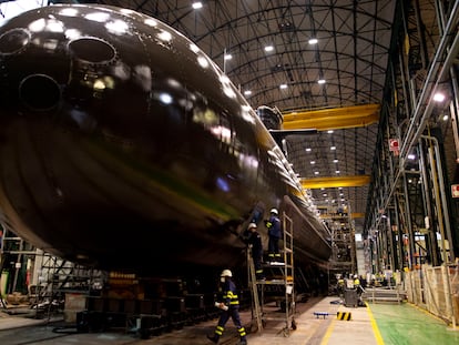 El primer submarino de la serie S-80 en las instalaciones de Navantia en Cartagena, el pasado 15 de abril.