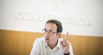 El nuevo coordinador general de CDC, Josep Rull, en la sede del partido en Barcelona.