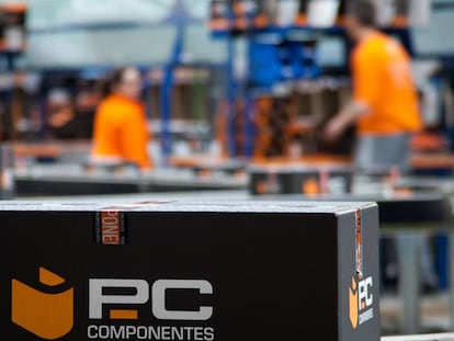 Un envío preparado en las instalaciones de PcComponentes en Almaha de Murcia.