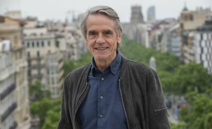 Jeremy Irons, este lunes en Barcelona en la presentación del documental 'Pintores y reyes del Prado'.