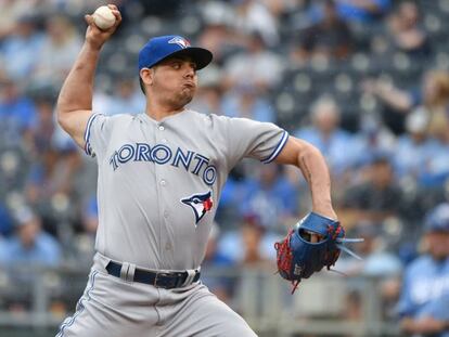 Osuna durante un partido de temporada regular.