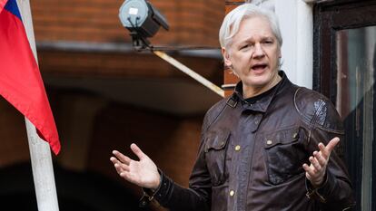 Julian Assange, en la Embajada de Ecuador en Londres en mayo de 2017.