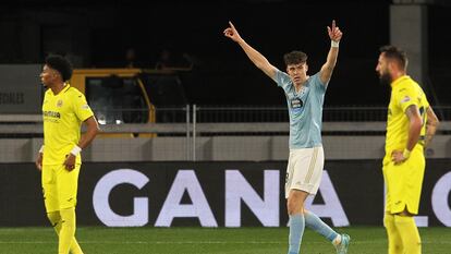 Larsen celebra su gol ante el Villarreal este viernes.