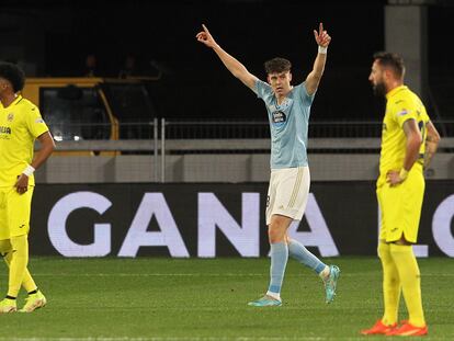 Larsen celebra su gol ante el Villarreal este viernes.