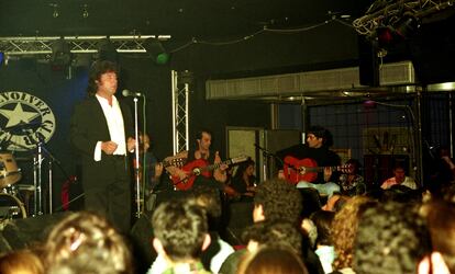 Enrique Morente, Juan y Pepe Habichuela, Josemi Carmona, en la sala Revolver en Madrid, en marzo de 1993.