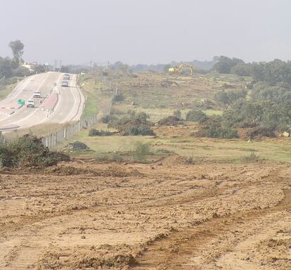 Curva de Chapinería hacia Madrid en las obras de la M-501.