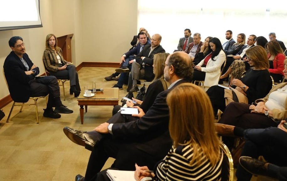 La derecha presiona a los empresarios para que tomen partido contra Iván Cepeda