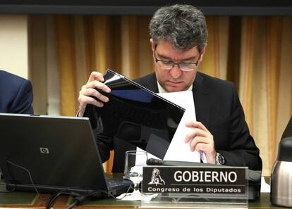 El ministro de Energia y Turismo, &Aacute;lvaro Nadal, en la Comision de Energia del Congreso de los Diputados.
 