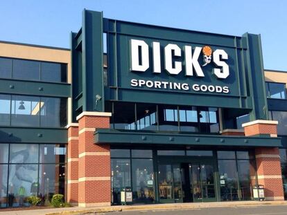 Tienda de Dick&rsquo;s Sporting Goods en Manchester (Connecticut, EE UU).  