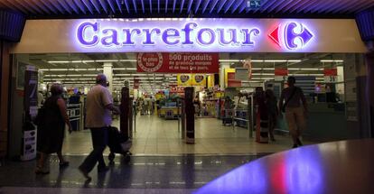 Ingreso de un supermercado de Carrefour en París. 