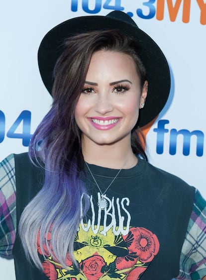 El pelo de Demi Lovato ha pasado por todos los colores posibles. Su última elección: el lila.