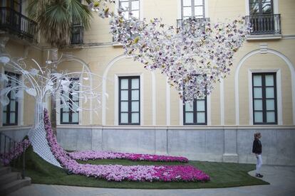 La obra 'Paraíso: delirio y deseo' del artista Belga Tomas De Bruyne, obtuvo el segundo premio en el Festival Internacional de las Flores, FLORA, ubicada en el patio de VIMCORSA en Córdoba.