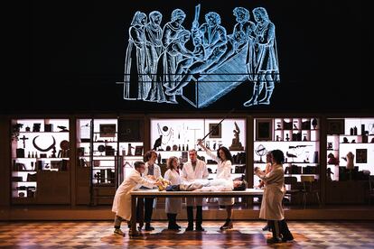 Una escena de 'Lengua madre' en el Teatro Valle-Inclán.