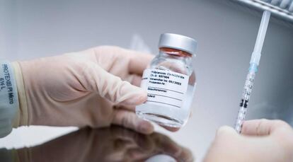 Vial con la vacuna del covid-19 de CureVac.