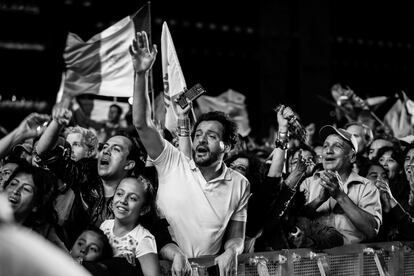 Partidarios de Andrés Manuel López Obrador celebran su triunfo en el Zócalo capitalino