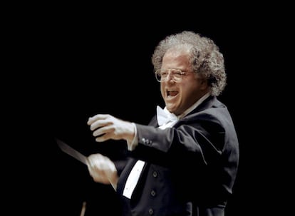 James Levine, en una imagen de 2001 en Jap&oacute;n. 